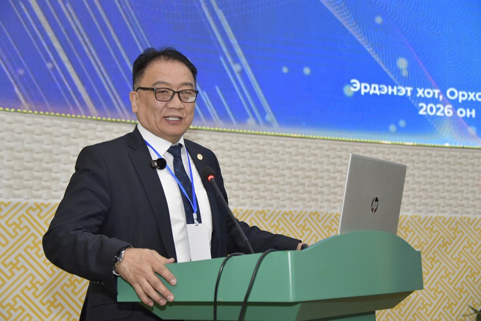 Шинжлэх ухаан, үйлдвэрлэл, технологийн уялдааг шинэ шатанд гаргах хэлэлцүүлэг  эрдэнэтэд өрнөж байна