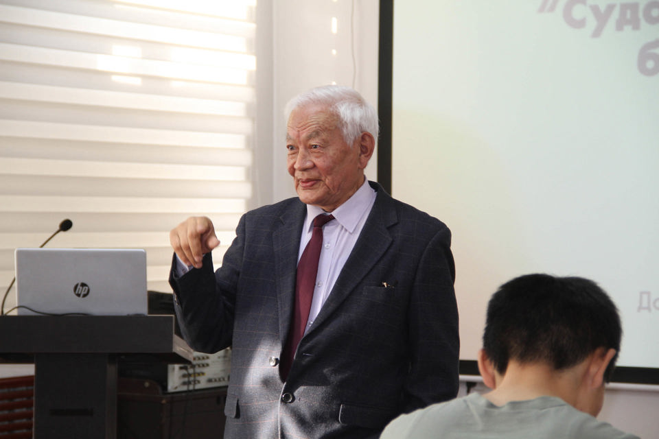 "Судалгааны арга зүй ба туршлага" лекц боллоо